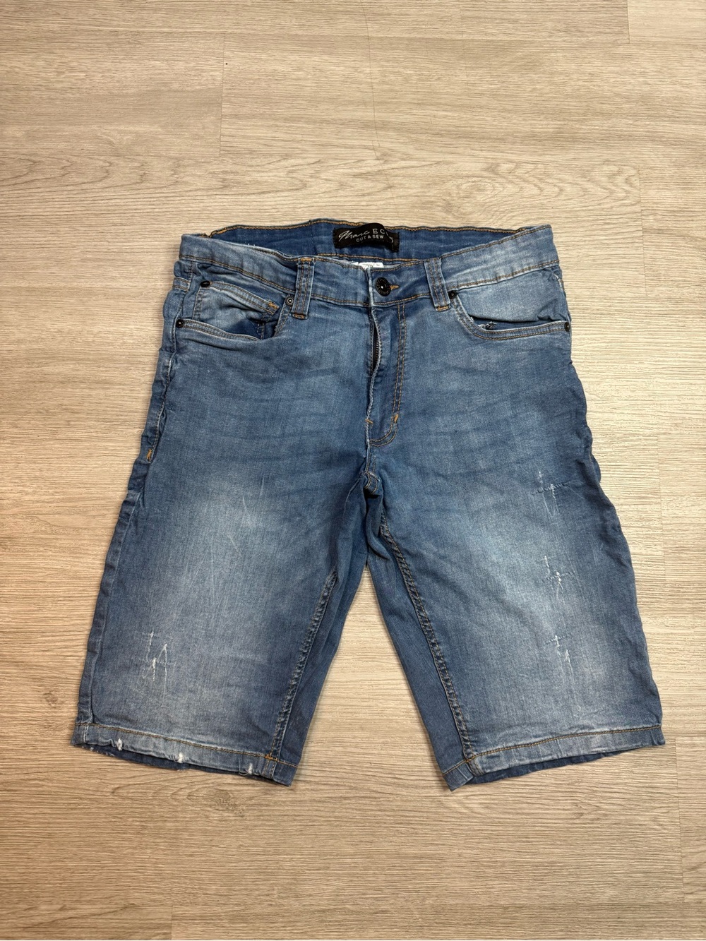 Marc Ecko men’s Light Blue Distressed Denim Shorts size 30
